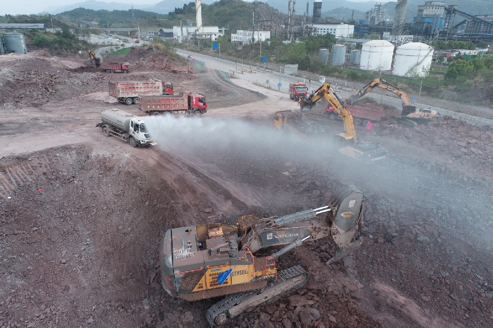 不停工、不斷檔，假期建設(shè)忙！