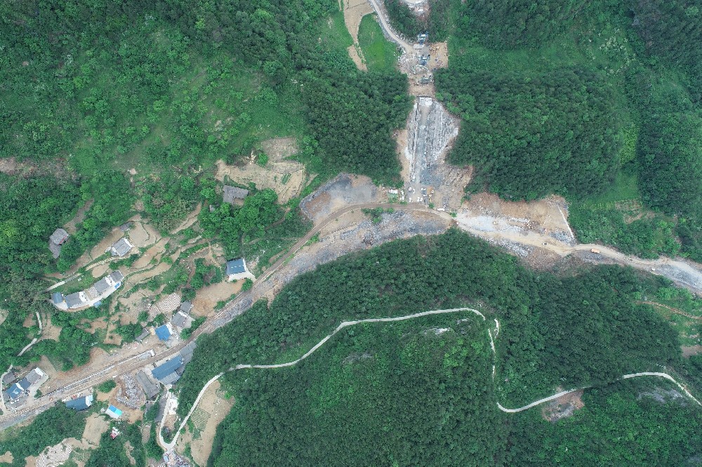 曾榮路改建工程全面提速，跑出建設(shè)“加速度”